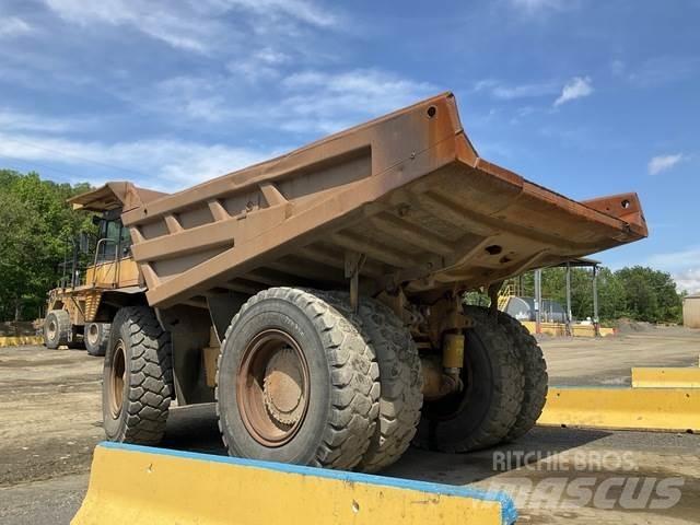 CAT 777D 鉸接式起吊車