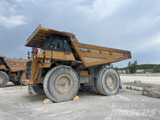 CAT 777D 鉸接式起吊車