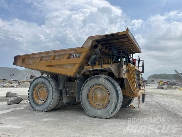 CAT 777D 鉸接式起吊車