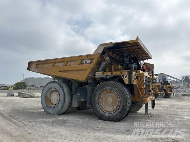CAT 777D 鉸接式起吊車