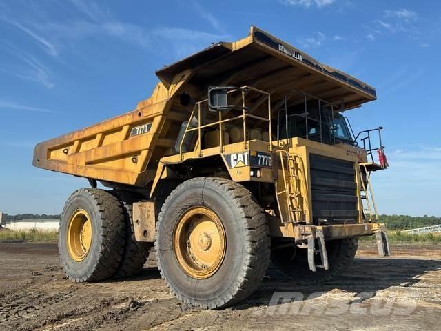 CAT 777D 鉸接式起吊車