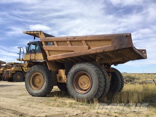 CAT 777D 鉸接式起吊車