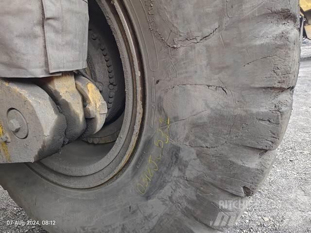 CAT 777E 鉸接式起吊車