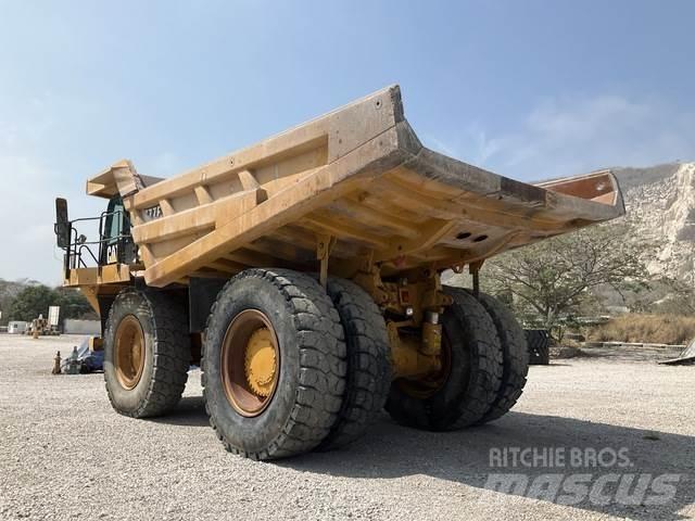 CAT 777F 鉸接式起吊車
