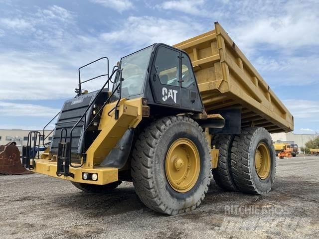 CAT 777F 鉸接式起吊車