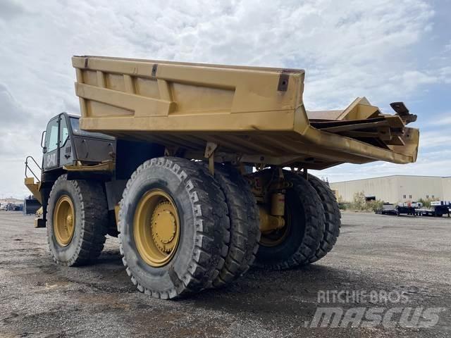 CAT 777F 鉸接式起吊車