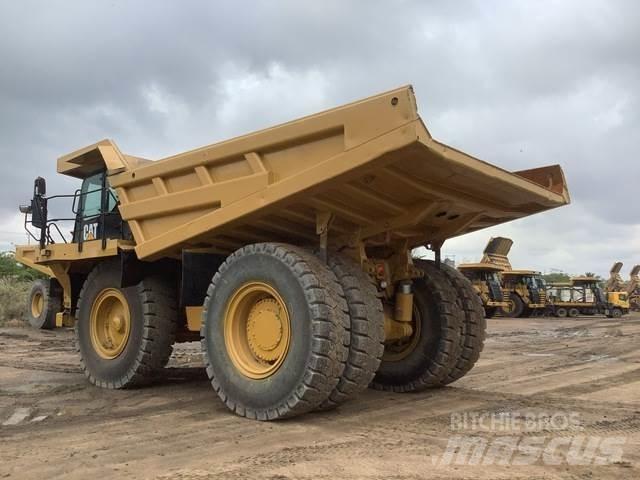 CAT 777F 鉸接式起吊車