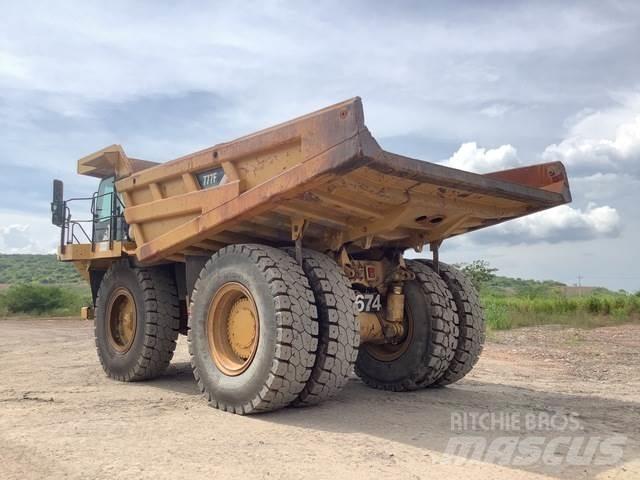 CAT 777F 鉸接式起吊車
