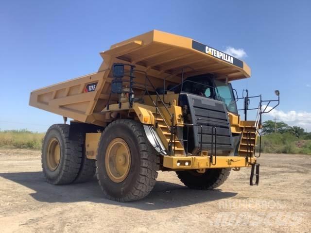CAT 777F 鉸接式起吊車