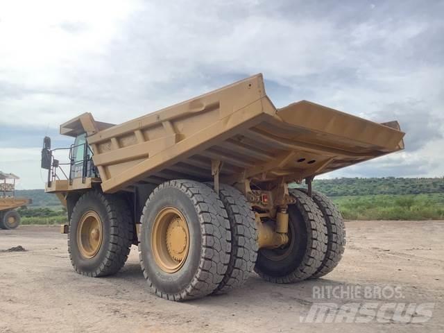 CAT 777F 鉸接式起吊車