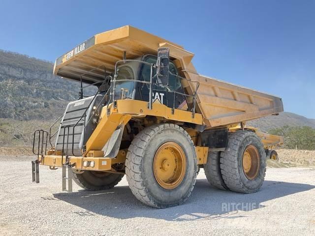 CAT 777F 鉸接式起吊車