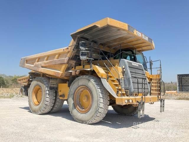CAT 777F 鉸接式起吊車