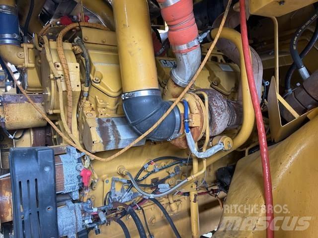 CAT 777F 鉸接式起吊車