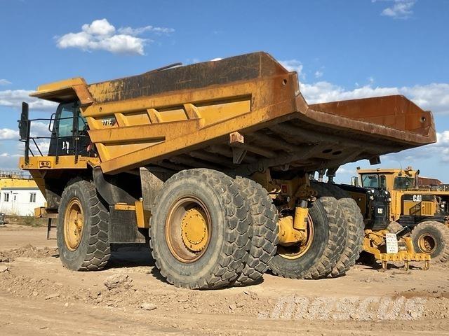 CAT 777F 鉸接式起吊車