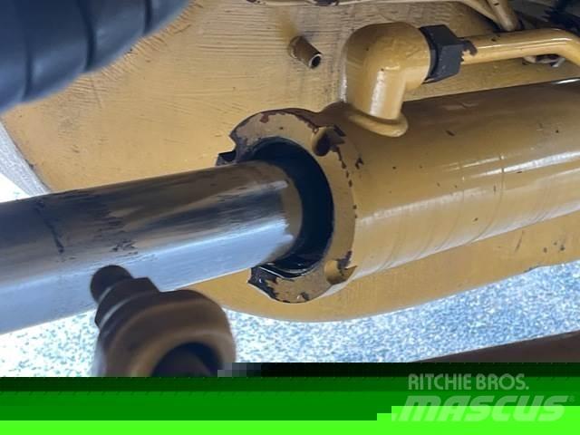 CAT 777G 鉸接式起吊車