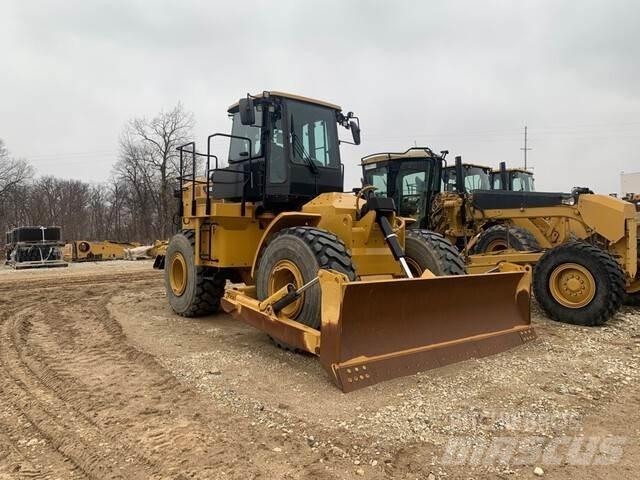 CAT 814K 輪式推土機