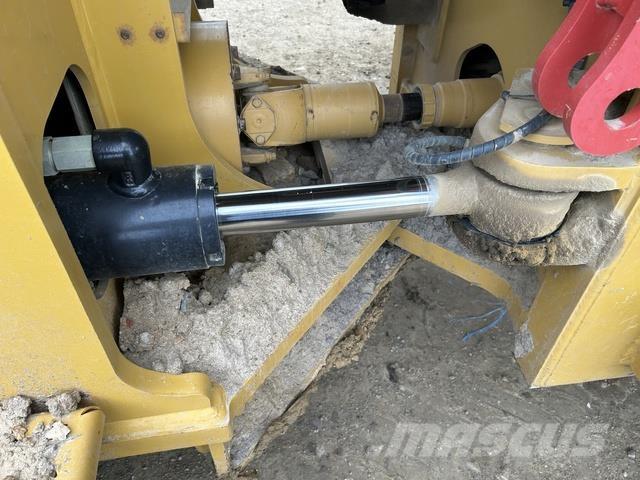 CAT 815 土壤壓實機