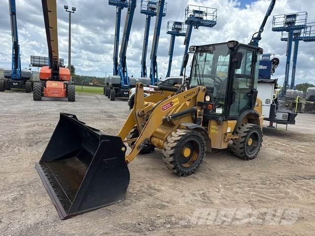 CAT 903D 輪胎式裝載機