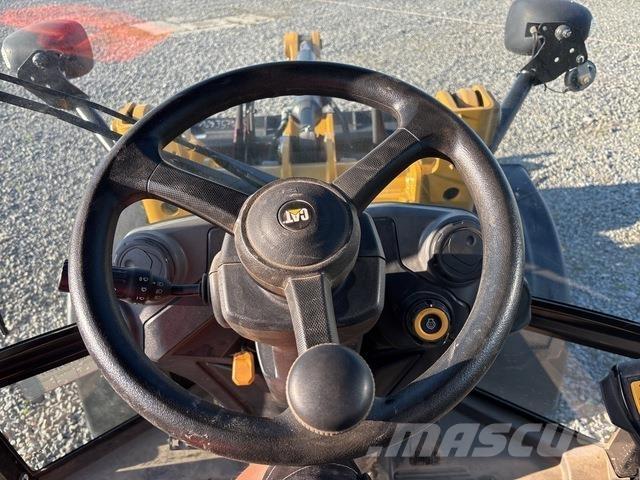 CAT 906 輪胎式裝載機