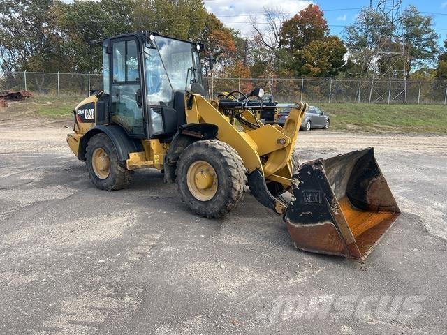 CAT 906M 輪胎式裝載機