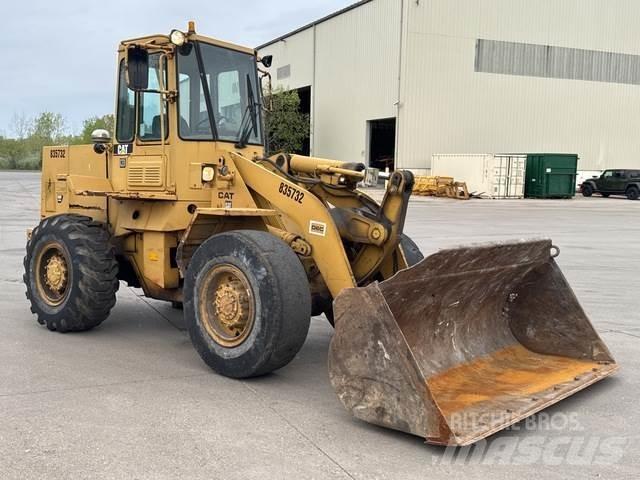 CAT 926 輪胎式裝載機