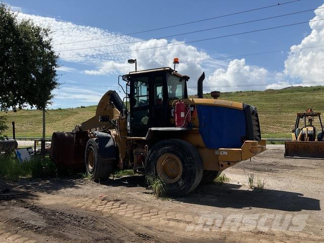 CAT 930M 輪胎式裝載機