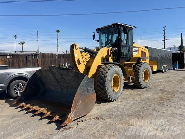 CAT 938M 輪胎式裝載機