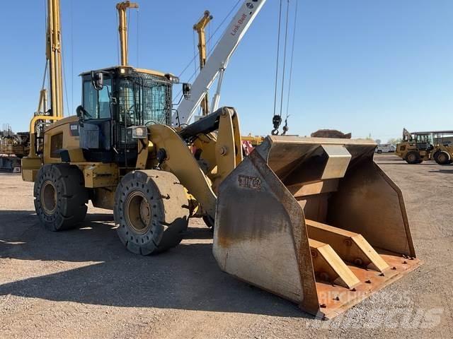 CAT 938M 輪胎式裝載機