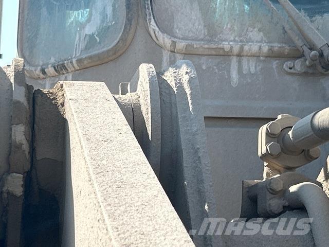 CAT 966D 輪胎式裝載機