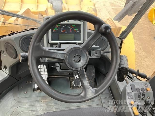CAT 966L 輪胎式裝載機