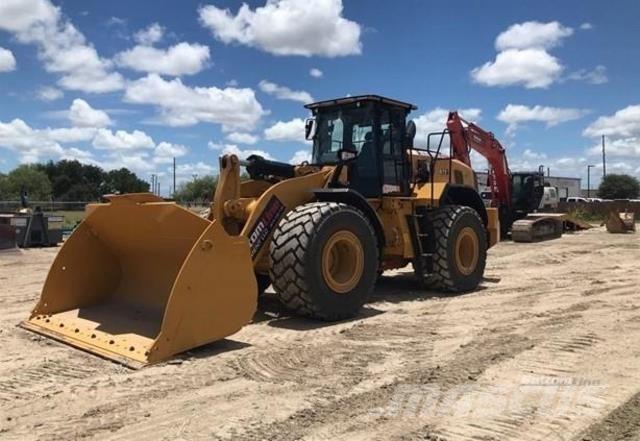 CAT 972 輪胎式裝載機