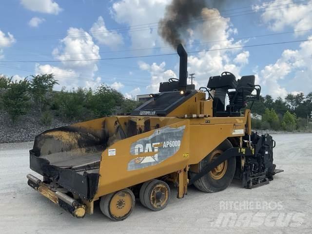 CAT AP-600D 瀝青攤舖機/鋪路機