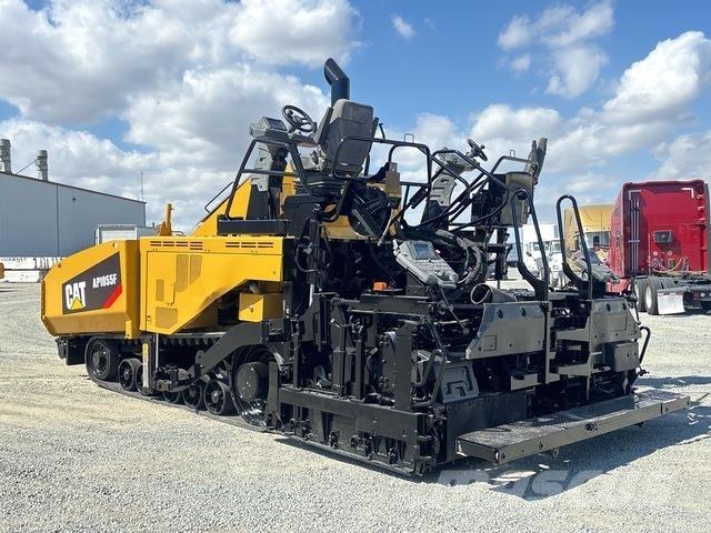 CAT AP1055F 瀝青攤舖機/鋪路機