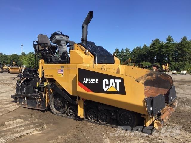 CAT AP555E 瀝青攤舖機/鋪路機