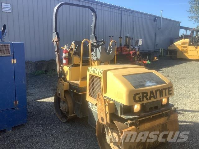 CAT CB-224E 雙輪滾壓機