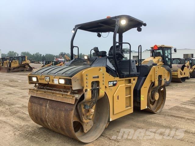 CAT CB10 雙輪滾壓機