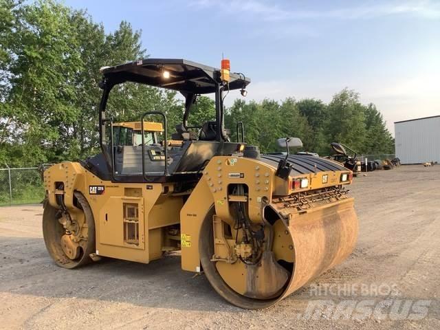 CAT CB16 雙輪滾壓機
