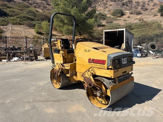 CAT CB224C 雙輪滾壓機