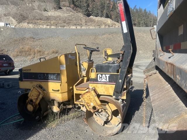 CAT CB224C 雙輪滾壓機