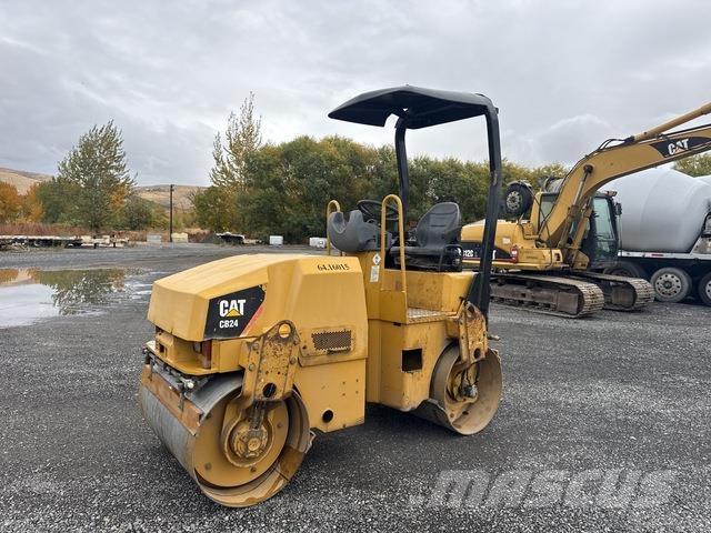 CAT CB24 雙輪滾壓機