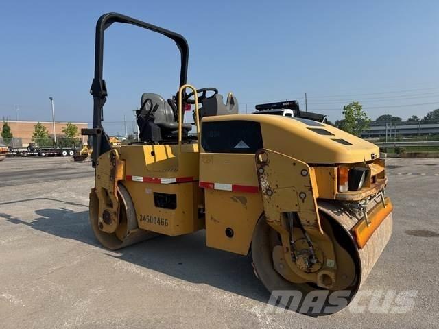CAT CB34 雙輪滾壓機