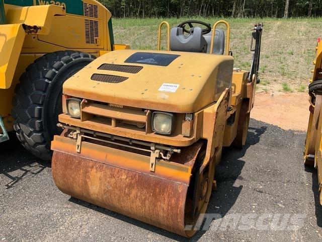 CAT CB34 雙輪滾壓機