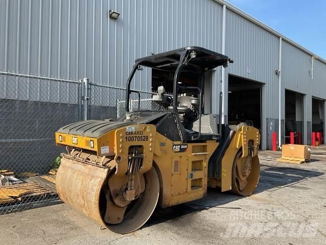 CAT CB44B 雙輪滾壓機