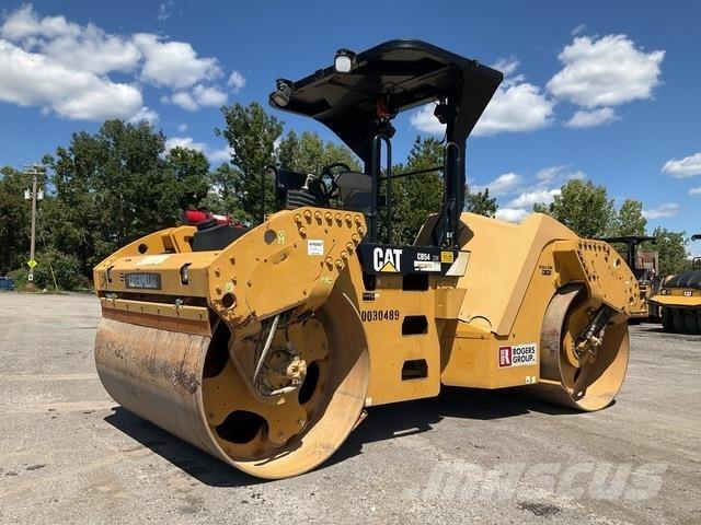 CAT CB54 雙輪滾壓機