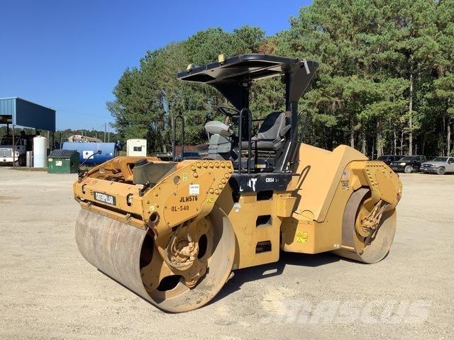 CAT CB54 雙輪滾壓機