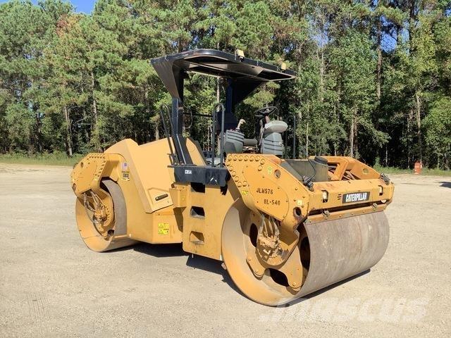 CAT CB54 雙輪滾壓機
