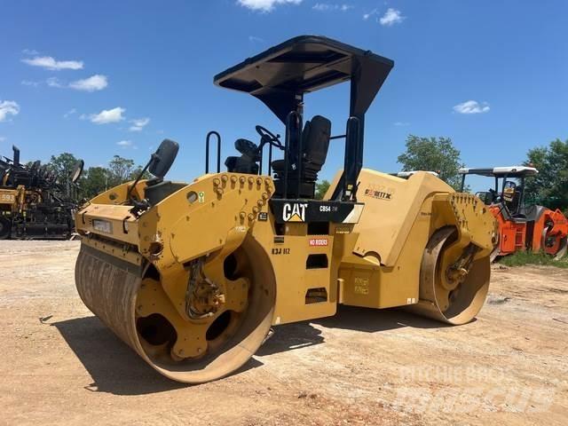 CAT CB54 XW 雙輪滾壓機