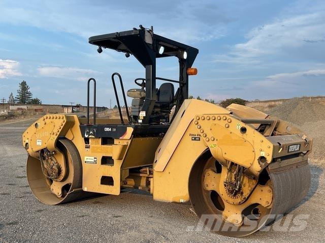 CAT CB54 XW 雙輪滾壓機