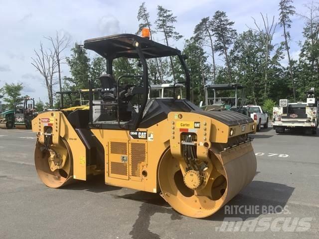 CAT CB54B 雙輪滾壓機