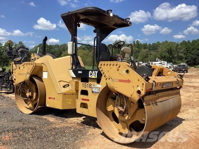 CAT CB64 雙輪滾壓機